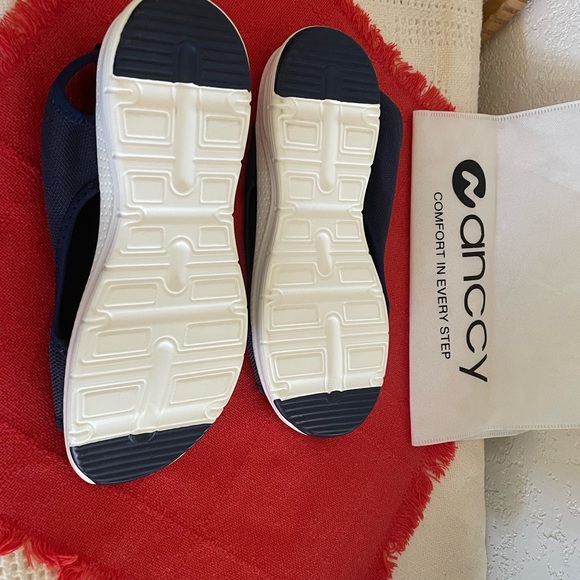 Nanccy Women’s Comfortable Blue Sandals - Picture 5 of 12